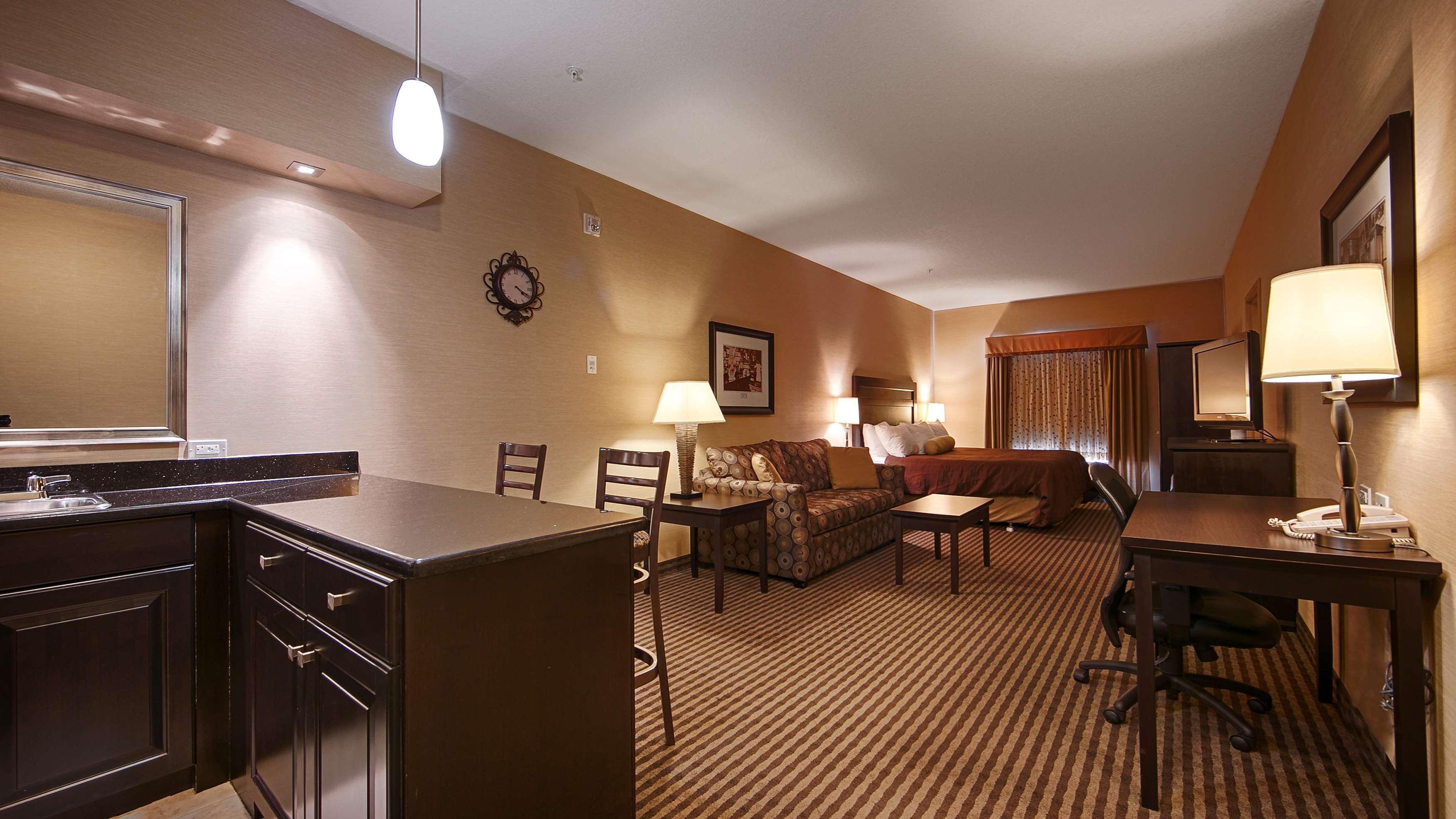 Best Western Sunrise Inn & Suites Stony Plain Экстерьер фото