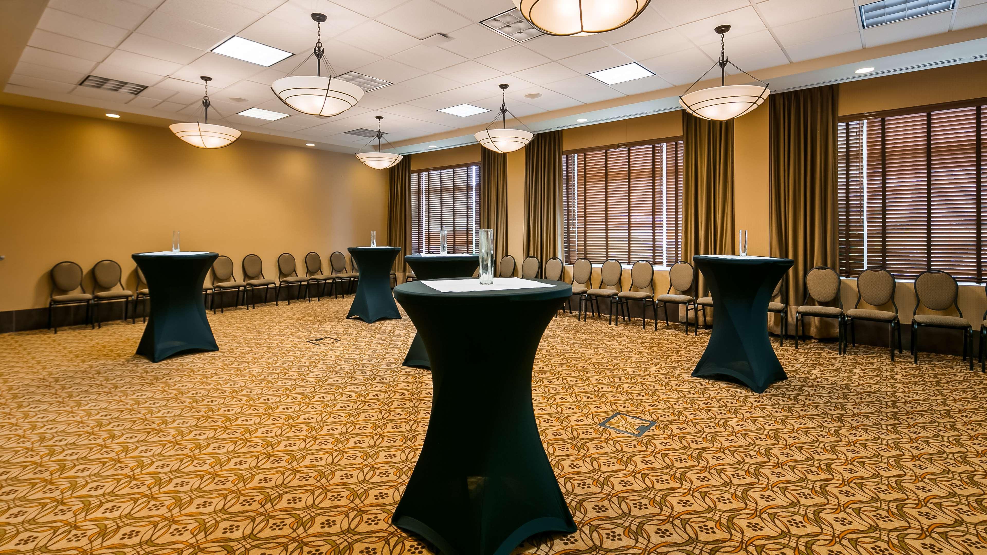 Best Western Sunrise Inn & Suites Stony Plain Экстерьер фото