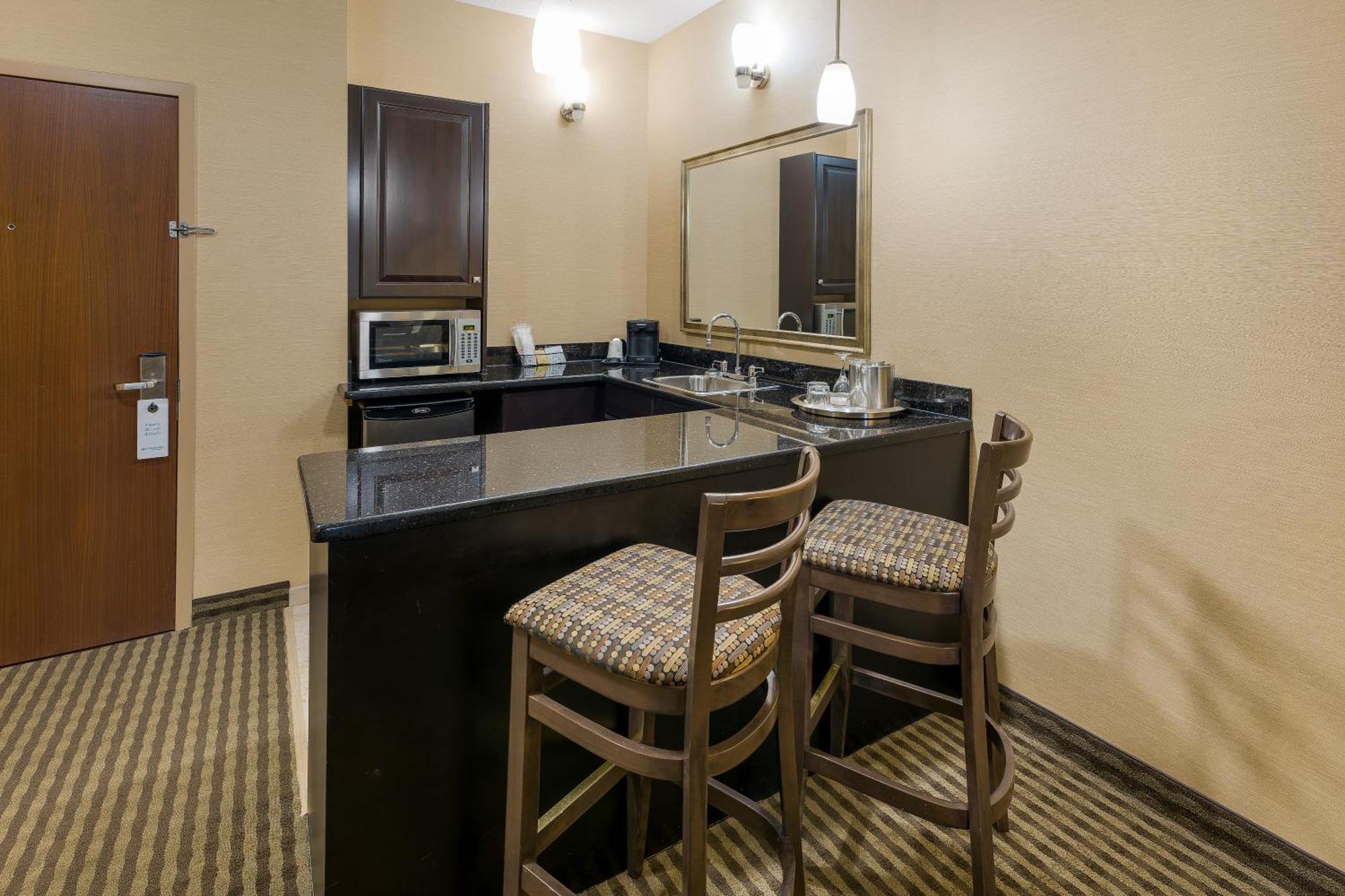 Best Western Sunrise Inn & Suites Stony Plain Экстерьер фото