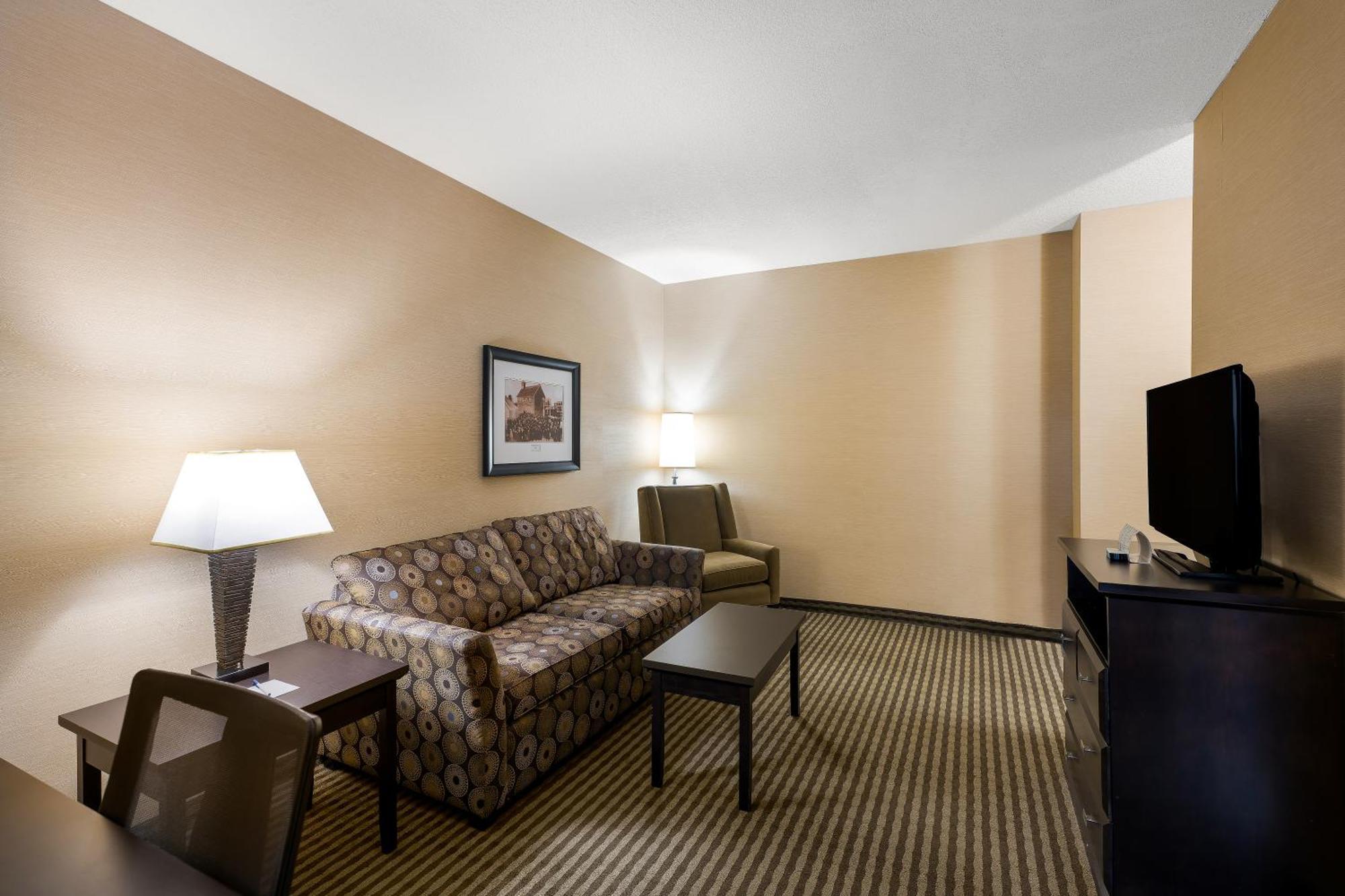 Best Western Sunrise Inn & Suites Stony Plain Экстерьер фото